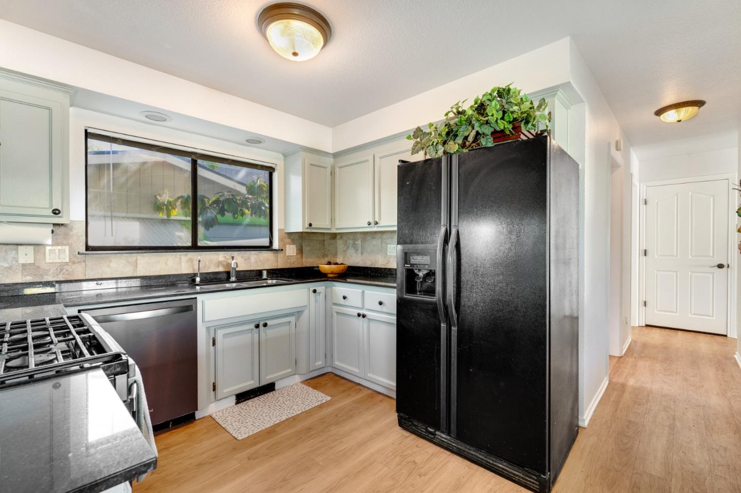 Detail Gallery Image 15 of 38 For 106 Madeline Dr, Aptos,  CA 95003 - 3 Beds | 2/1 Baths