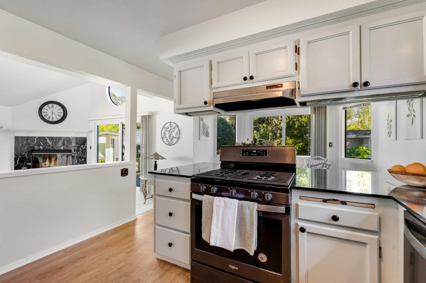 Detail Gallery Image 16 of 38 For 106 Madeline Dr, Aptos,  CA 95003 - 3 Beds | 2/1 Baths