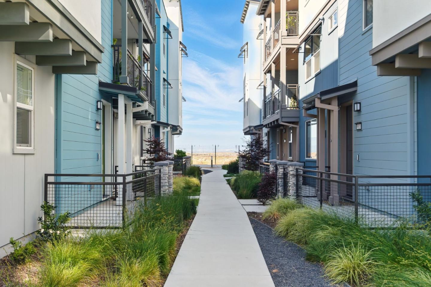 Detail Gallery Image 22 of 23 For 9608 Seawind Way, Newark,  CA 94560 - 2 Beds | 2 Baths