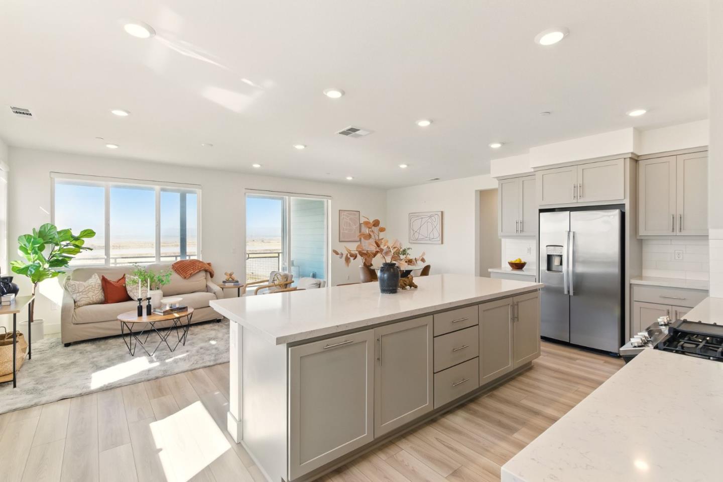 Detail Gallery Image 3 of 23 For 9608 Seawind Way, Newark,  CA 94560 - 2 Beds | 2 Baths