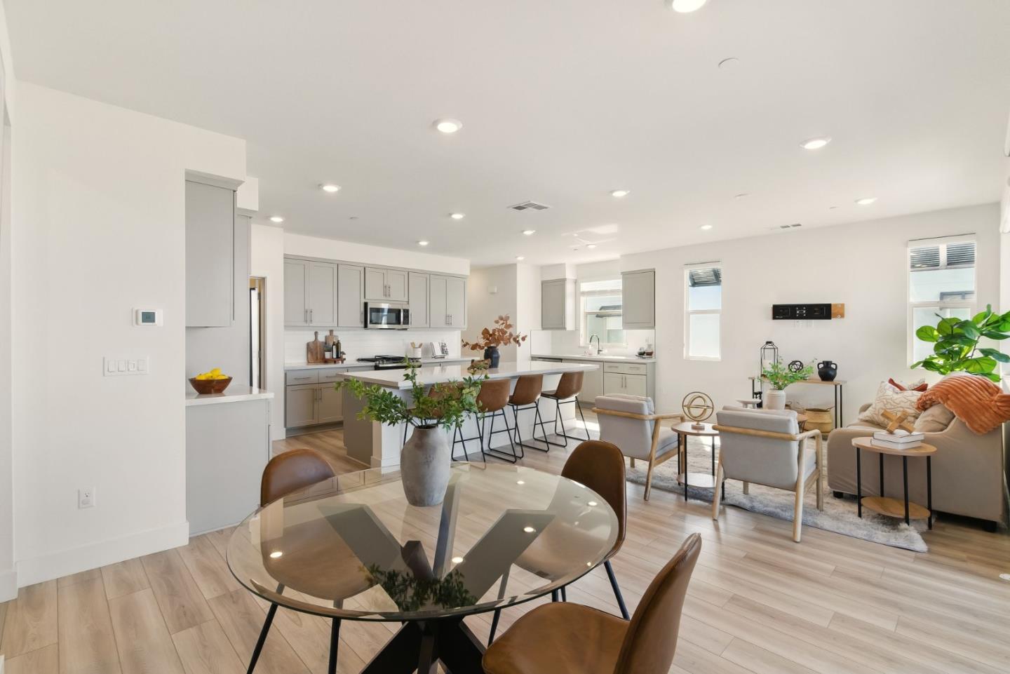 Detail Gallery Image 4 of 23 For 9608 Seawind Way, Newark,  CA 94560 - 2 Beds | 2 Baths