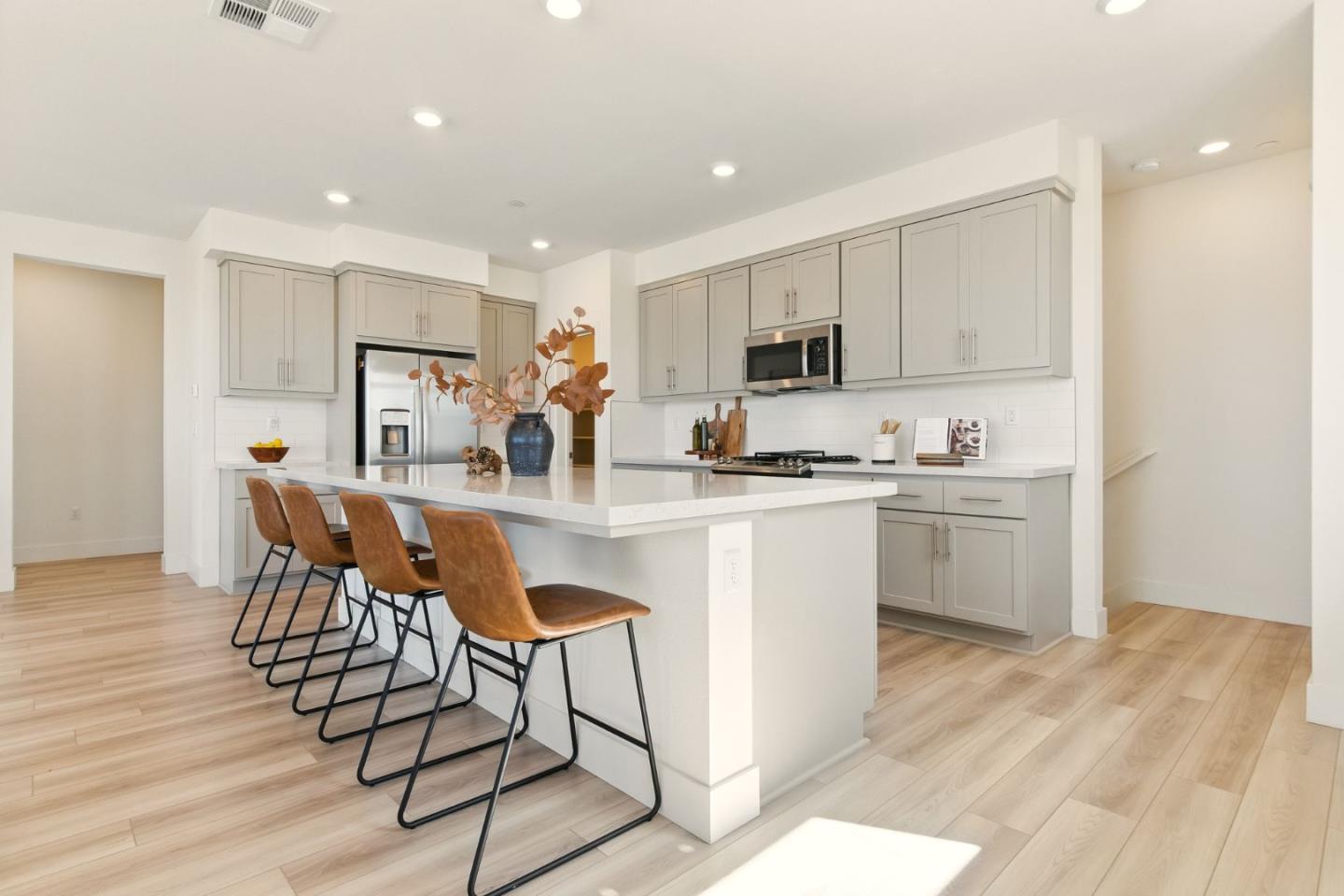 Detail Gallery Image 6 of 23 For 9608 Seawind Way, Newark,  CA 94560 - 2 Beds | 2 Baths