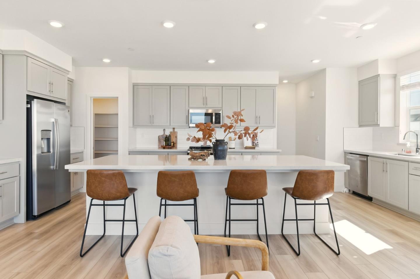 Detail Gallery Image 9 of 23 For 9608 Seawind Way, Newark,  CA 94560 - 2 Beds | 2 Baths