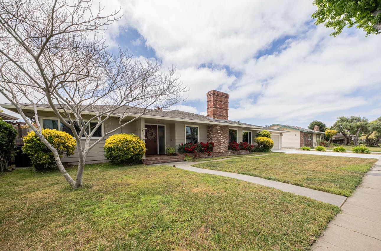 Detail Gallery Image 2 of 48 For 329 San Vincente Ave, Salinas,  CA 93901 - 3 Beds | 2 Baths