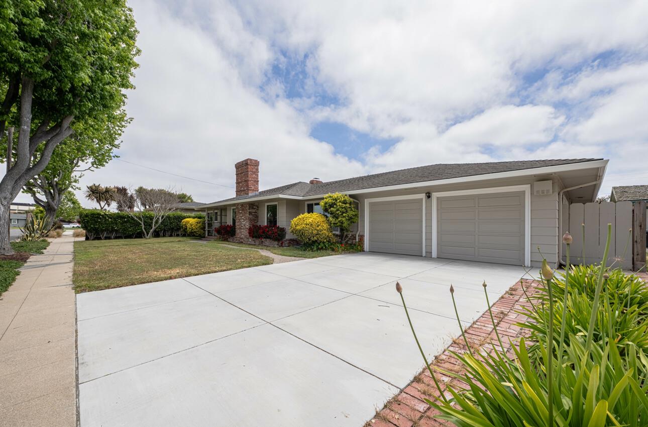 Detail Gallery Image 3 of 48 For 329 San Vincente Ave, Salinas,  CA 93901 - 3 Beds | 2 Baths