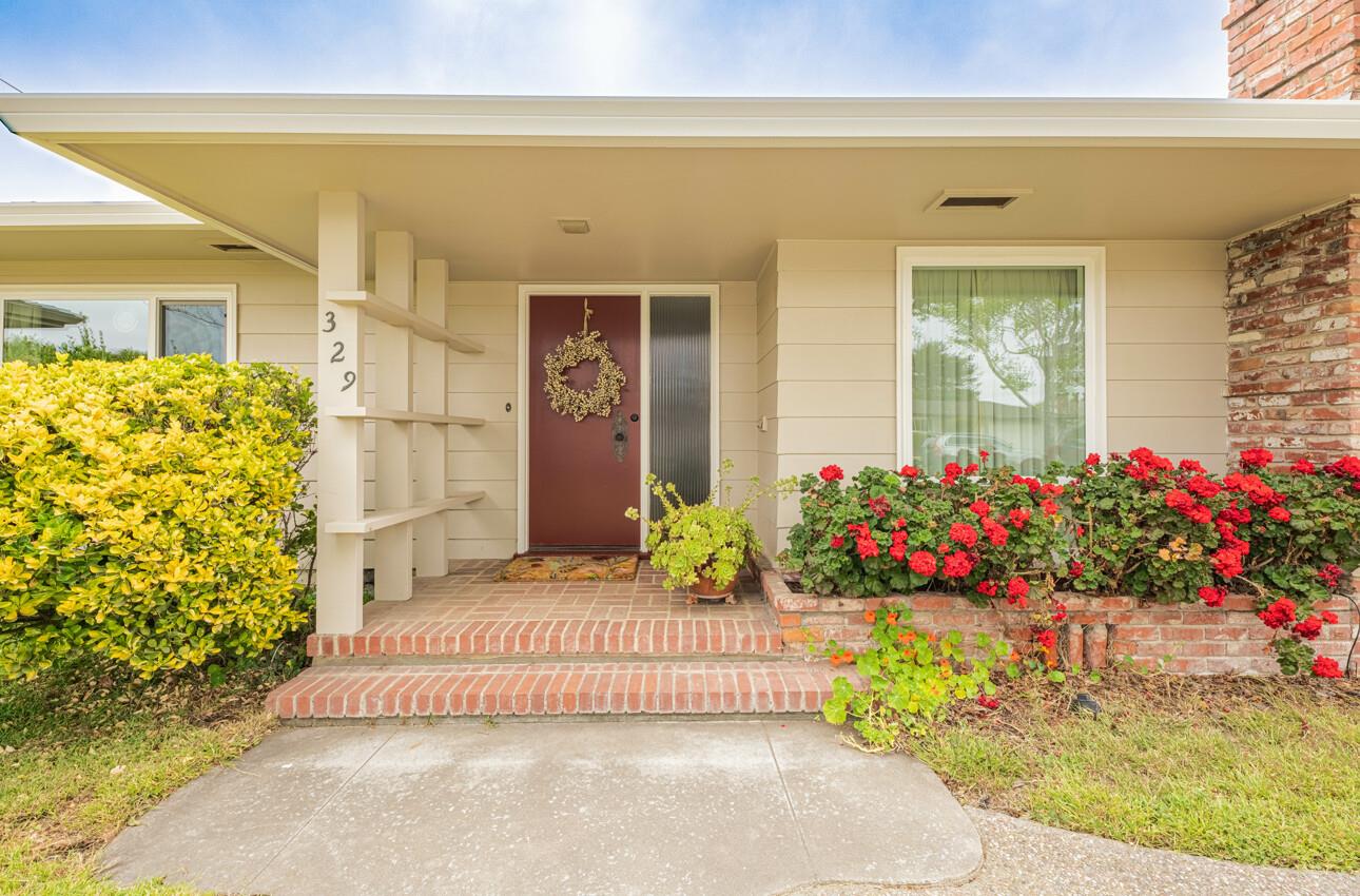 Detail Gallery Image 4 of 48 For 329 San Vincente Ave, Salinas,  CA 93901 - 3 Beds | 2 Baths