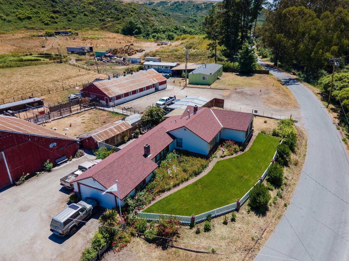 Detail Gallery Image 1 of 28 For 746 Tunitas Creek Rd, Half Moon Bay,  CA 94019 - 3 Beds | 2 Baths