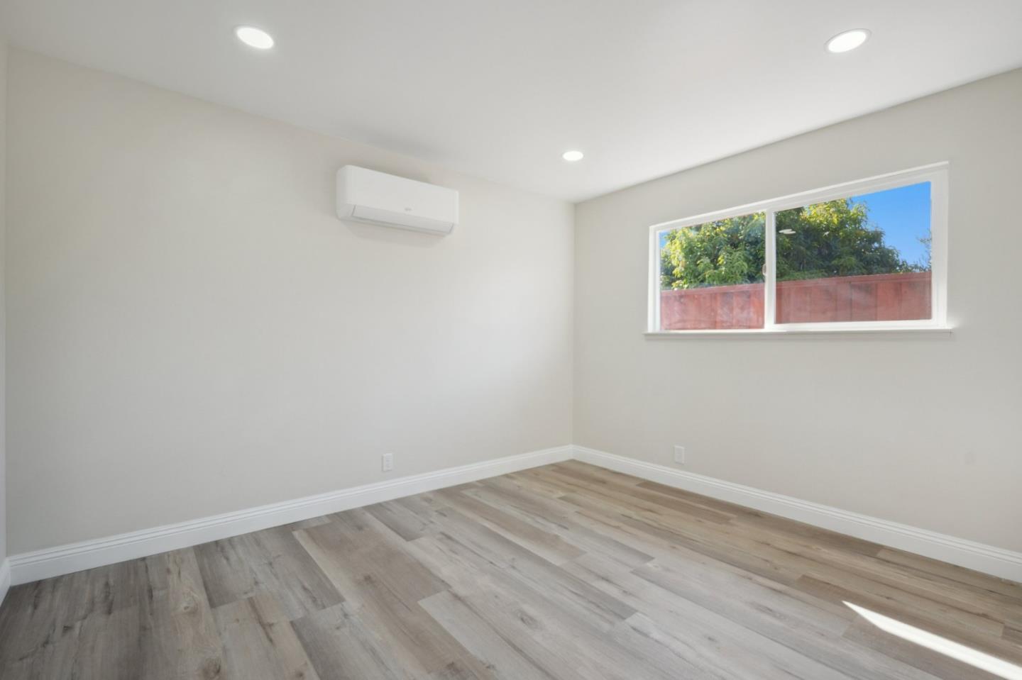 Detail Gallery Image 14 of 38 For 1171 Locust St, San Jose,  CA 95110 - – Beds | – Baths