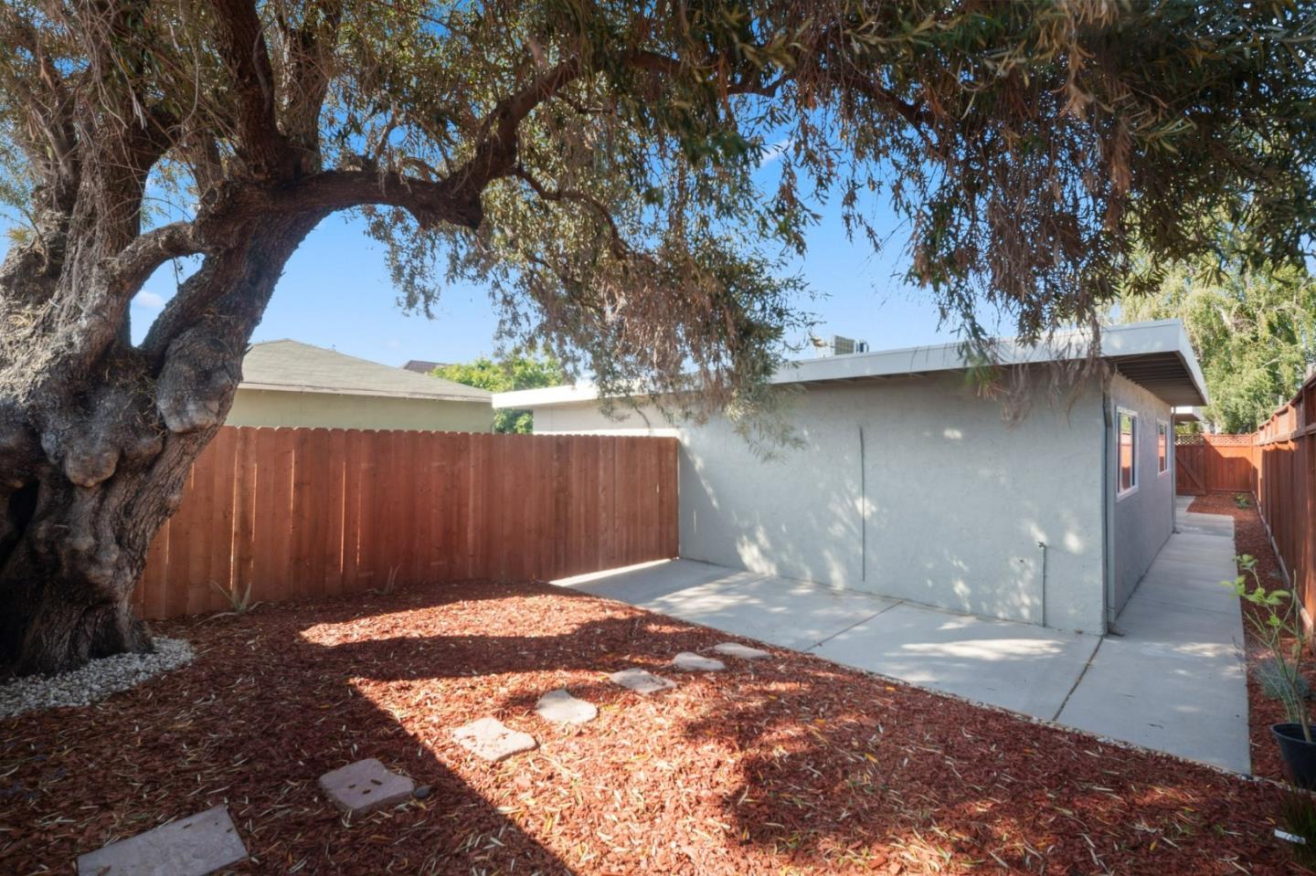 Detail Gallery Image 18 of 38 For 1171 Locust St, San Jose,  CA 95110 - – Beds | – Baths