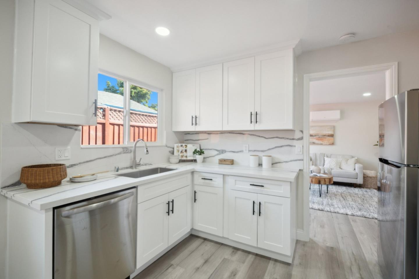Detail Gallery Image 8 of 38 For 1171 Locust St, San Jose,  CA 95110 - – Beds | – Baths