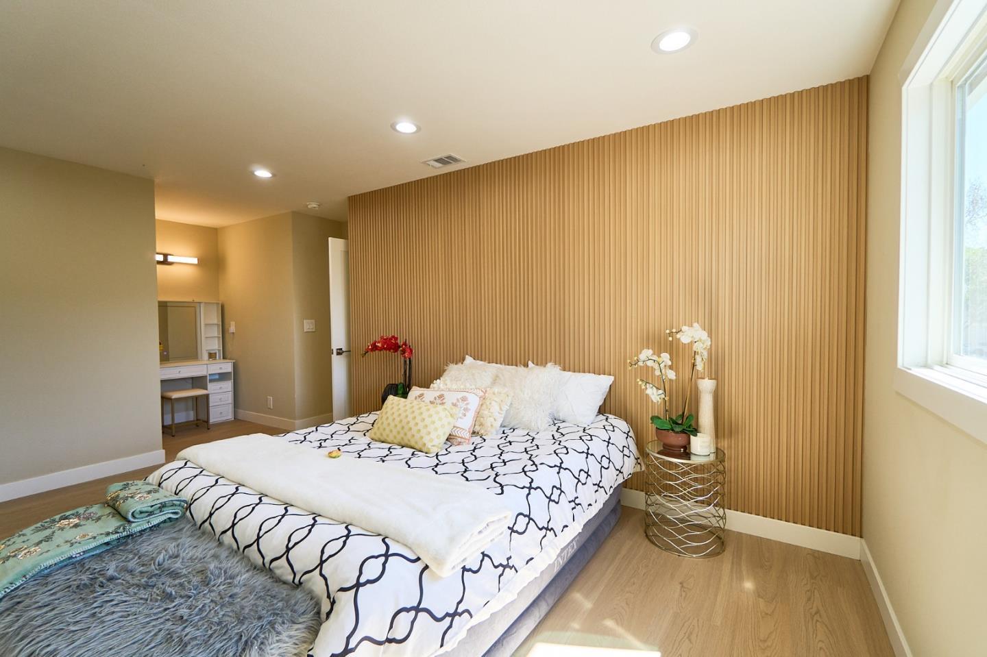 Detail Gallery Image 12 of 16 For 325 San Miguel Ct #4,  Milpitas,  CA 95035 - 2 Beds | 1 Baths