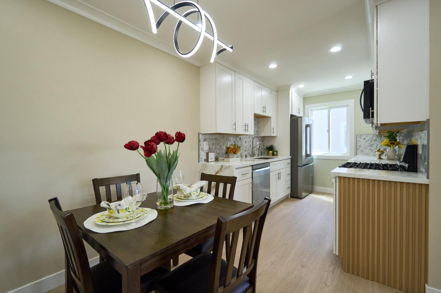 Detail Gallery Image 4 of 16 For 325 San Miguel Ct #4,  Milpitas,  CA 95035 - 2 Beds | 1 Baths