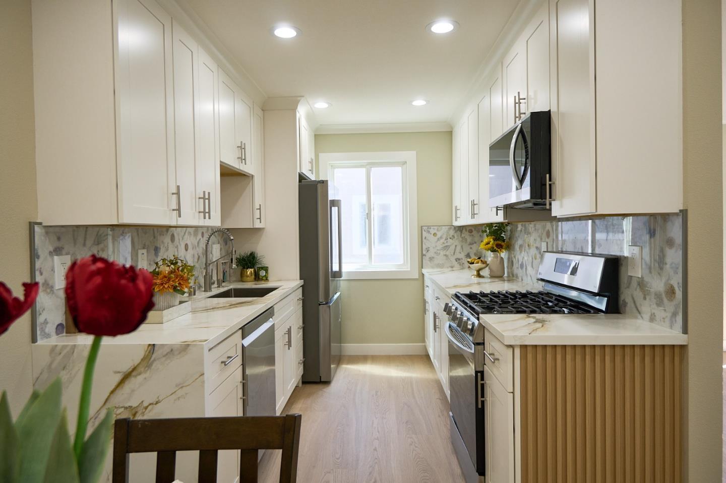 Detail Gallery Image 6 of 16 For 325 San Miguel Ct #4,  Milpitas,  CA 95035 - 2 Beds | 1 Baths