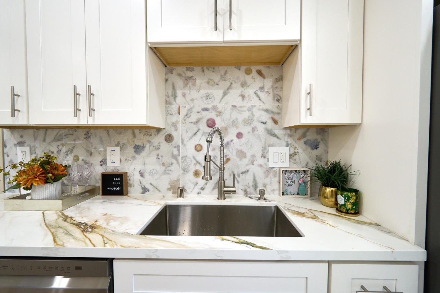 Detail Gallery Image 8 of 16 For 325 San Miguel Ct #4,  Milpitas,  CA 95035 - 2 Beds | 1 Baths