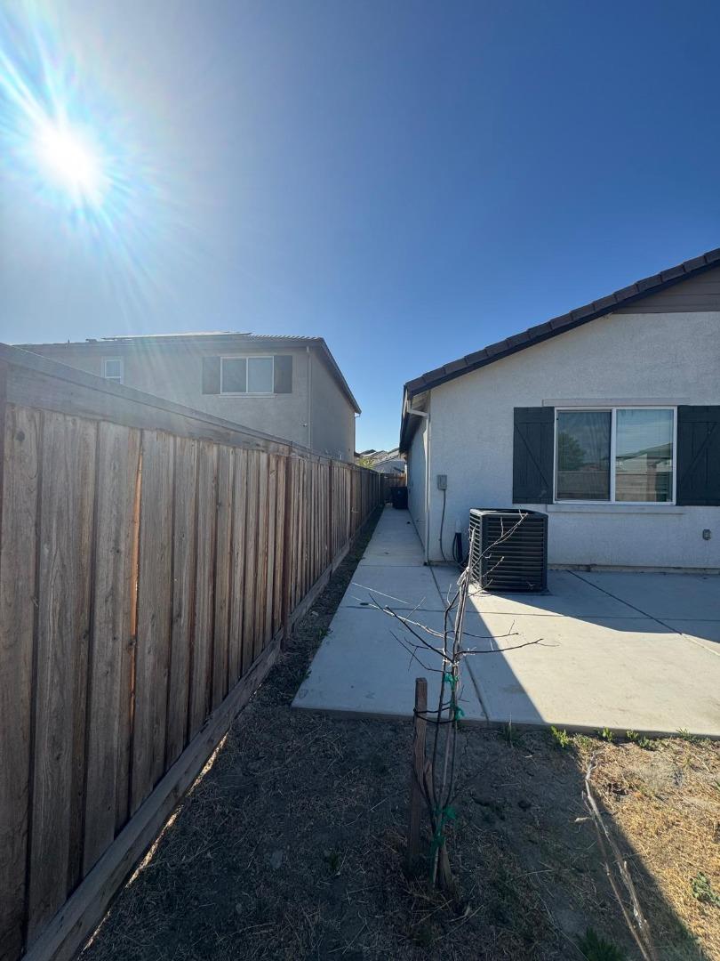 Detail Gallery Image 18 of 42 For 15480 Warbler Pl, Lathrop,  CA 95330 - 4 Beds | 2 Baths
