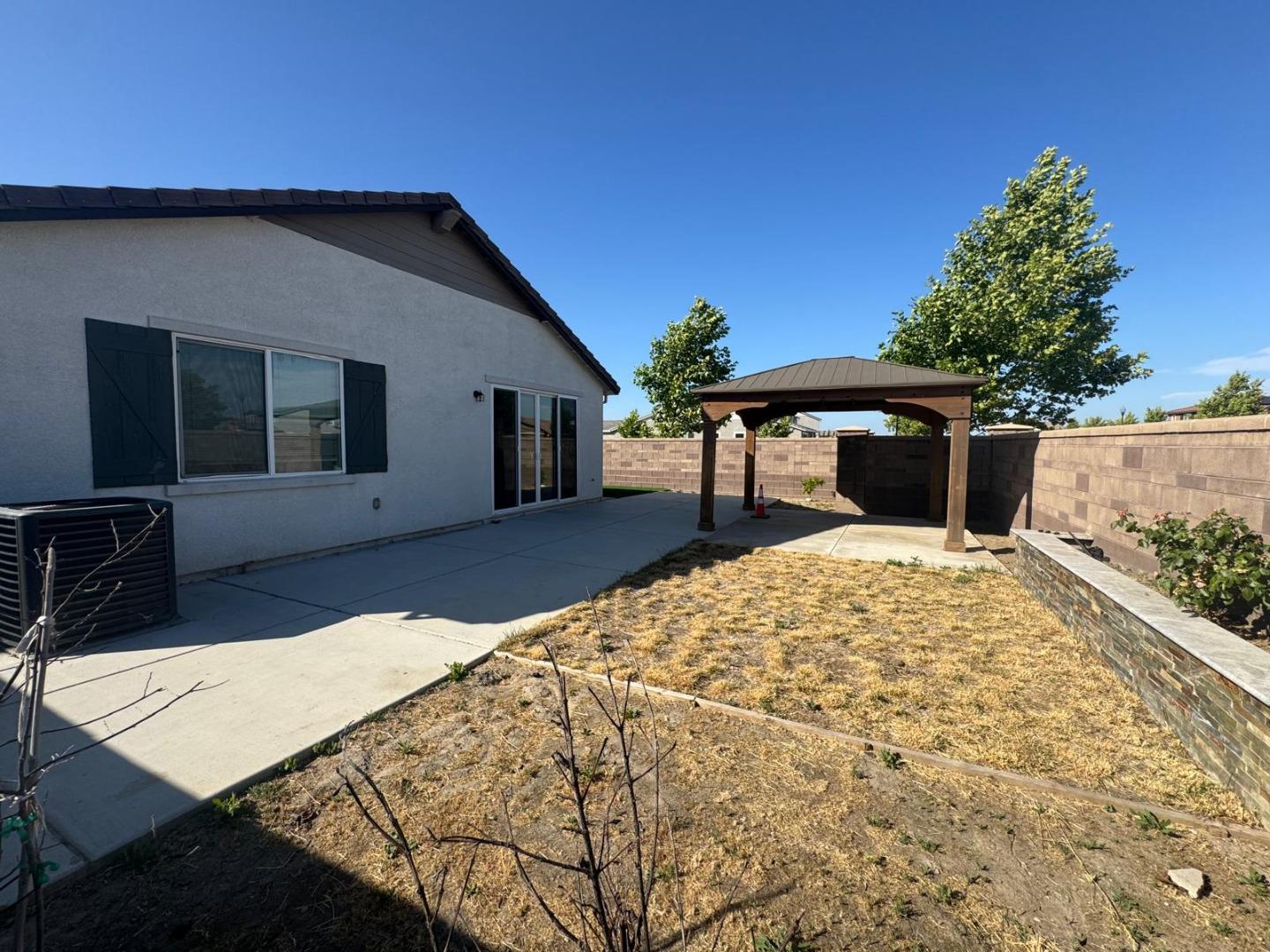 Detail Gallery Image 19 of 42 For 15480 Warbler Pl, Lathrop,  CA 95330 - 4 Beds | 2 Baths