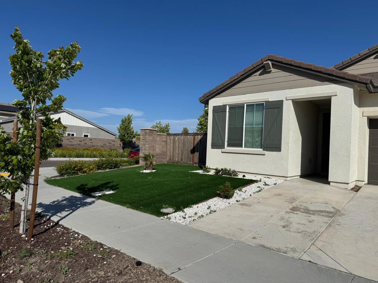Detail Gallery Image 2 of 42 For 15480 Warbler Pl, Lathrop,  CA 95330 - 4 Beds | 2 Baths