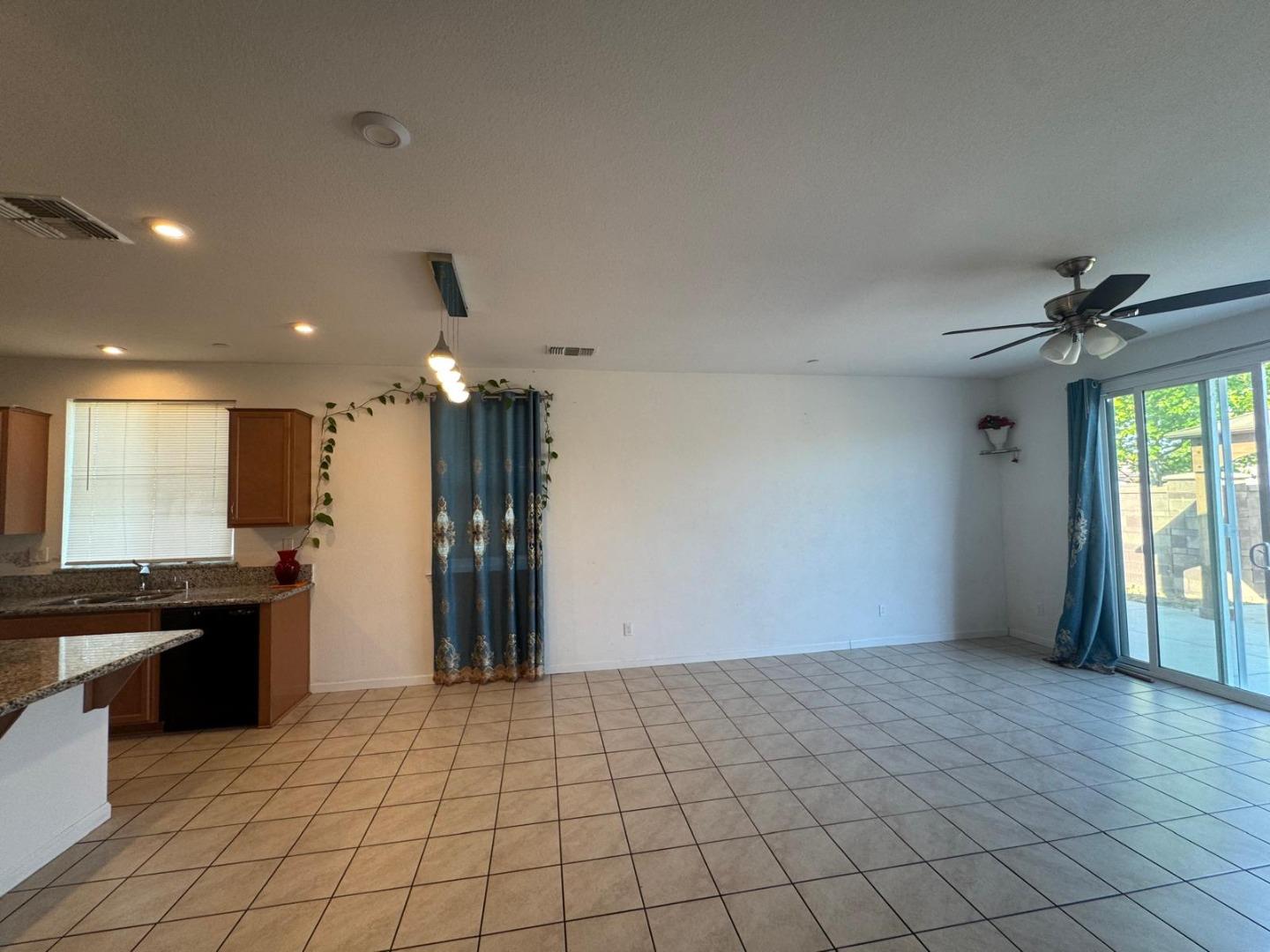 Detail Gallery Image 29 of 42 For 15480 Warbler Pl, Lathrop,  CA 95330 - 4 Beds | 2 Baths