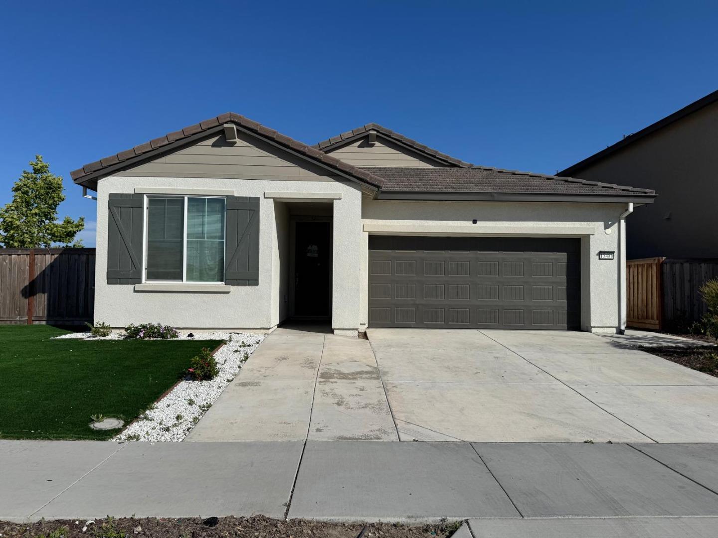 Detail Gallery Image 3 of 42 For 15480 Warbler Pl, Lathrop,  CA 95330 - 4 Beds | 2 Baths