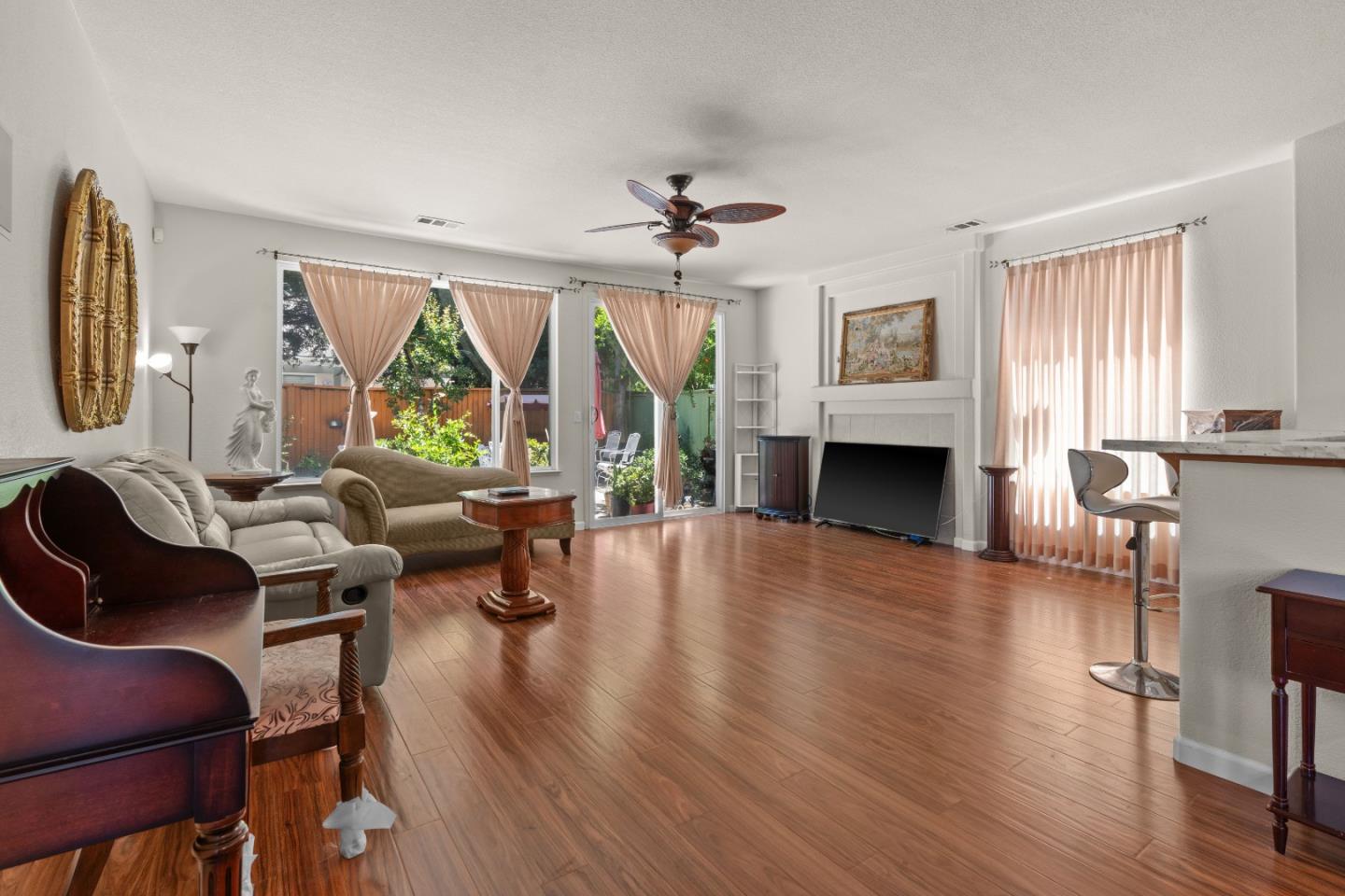 Detail Gallery Image 13 of 50 For 10628 Hidden Grove Cir, Stockton,  CA 95209 - 4 Beds | 2/1 Baths