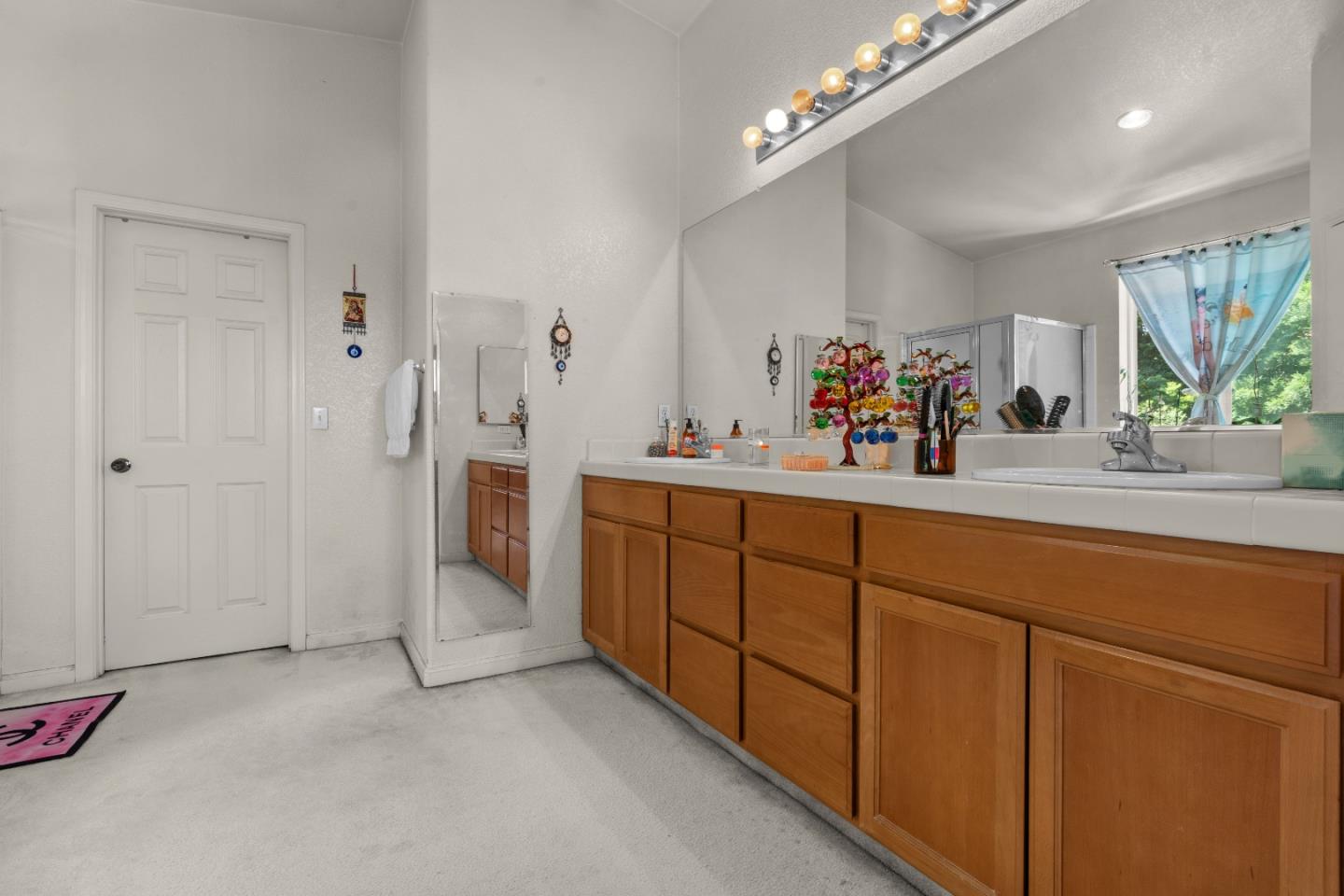 Detail Gallery Image 19 of 50 For 10628 Hidden Grove Cir, Stockton,  CA 95209 - 4 Beds | 2/1 Baths