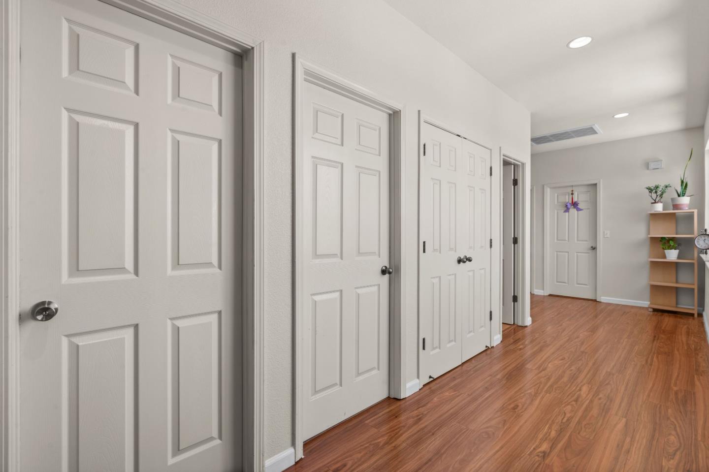 Detail Gallery Image 32 of 50 For 10628 Hidden Grove Cir, Stockton,  CA 95209 - 4 Beds | 2/1 Baths