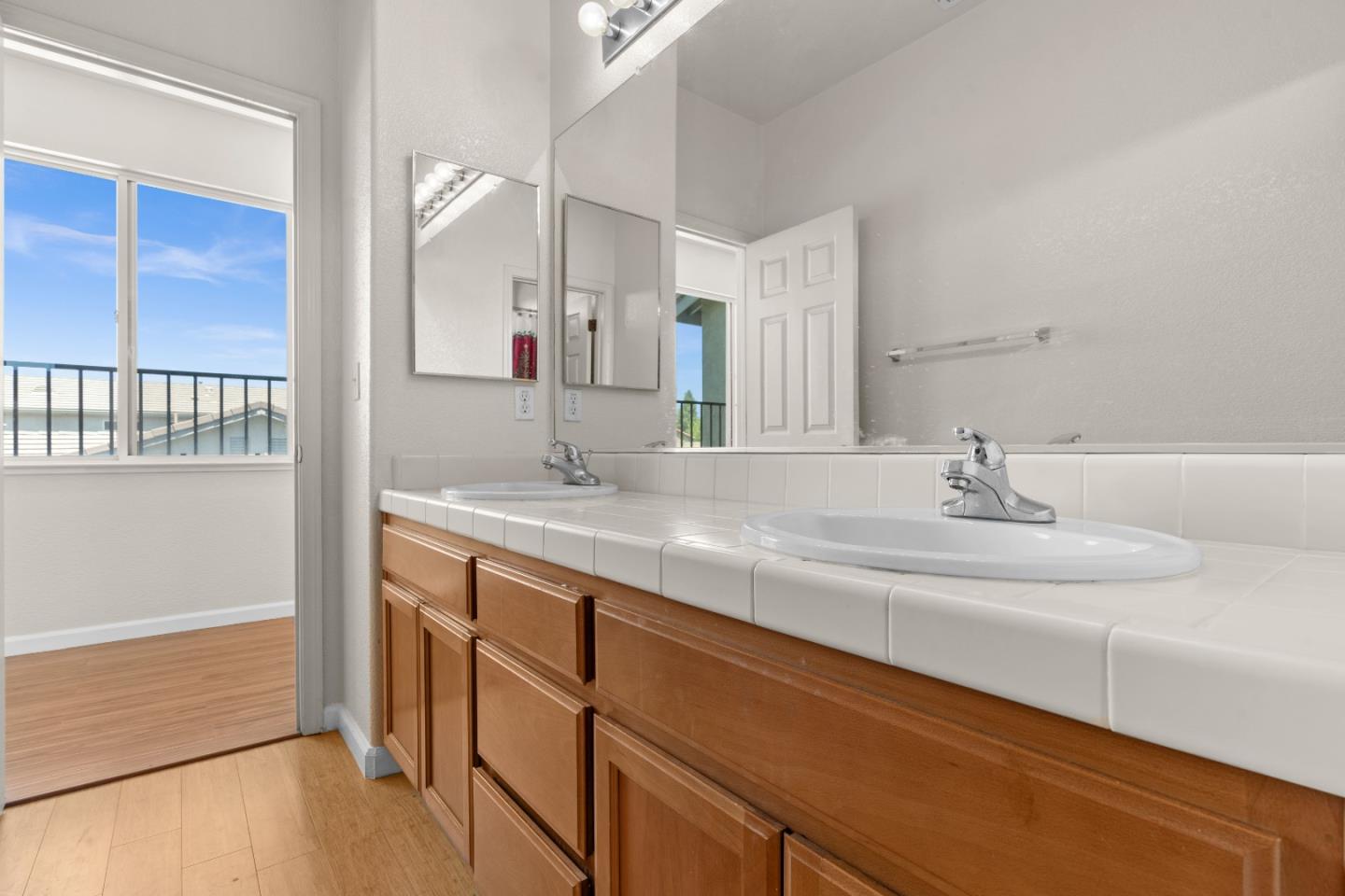 Detail Gallery Image 34 of 50 For 10628 Hidden Grove Cir, Stockton,  CA 95209 - 4 Beds | 2/1 Baths