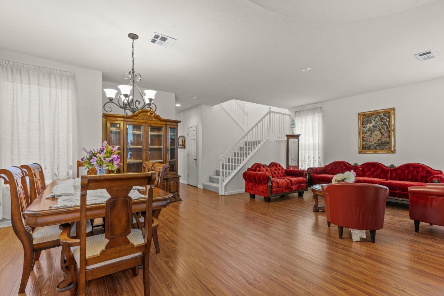 Detail Gallery Image 4 of 50 For 10628 Hidden Grove Cir, Stockton,  CA 95209 - 4 Beds | 2/1 Baths