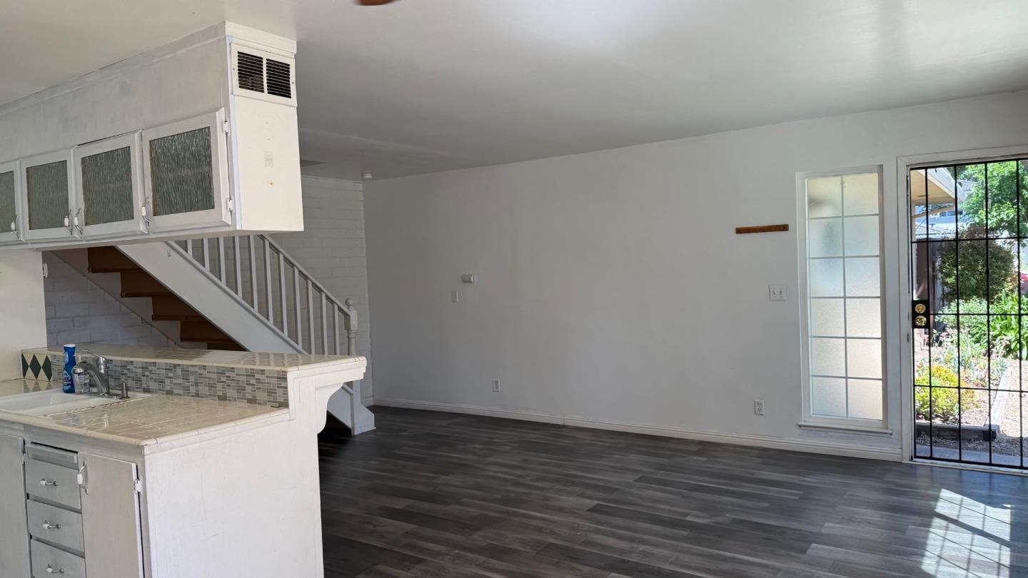 Detail Gallery Image 5 of 19 For 785 Warring Dr #3,  San Jose,  CA 95123 - 2 Beds | 1 Baths