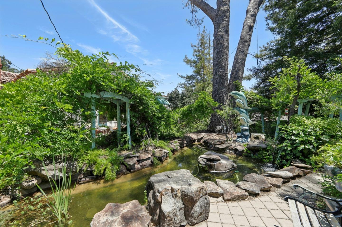 Detail Gallery Image 11 of 74 For 18211 Saratoga Los Gatos Rd, Monte Sereno,  CA 95030 - 4 Beds | 2 Baths