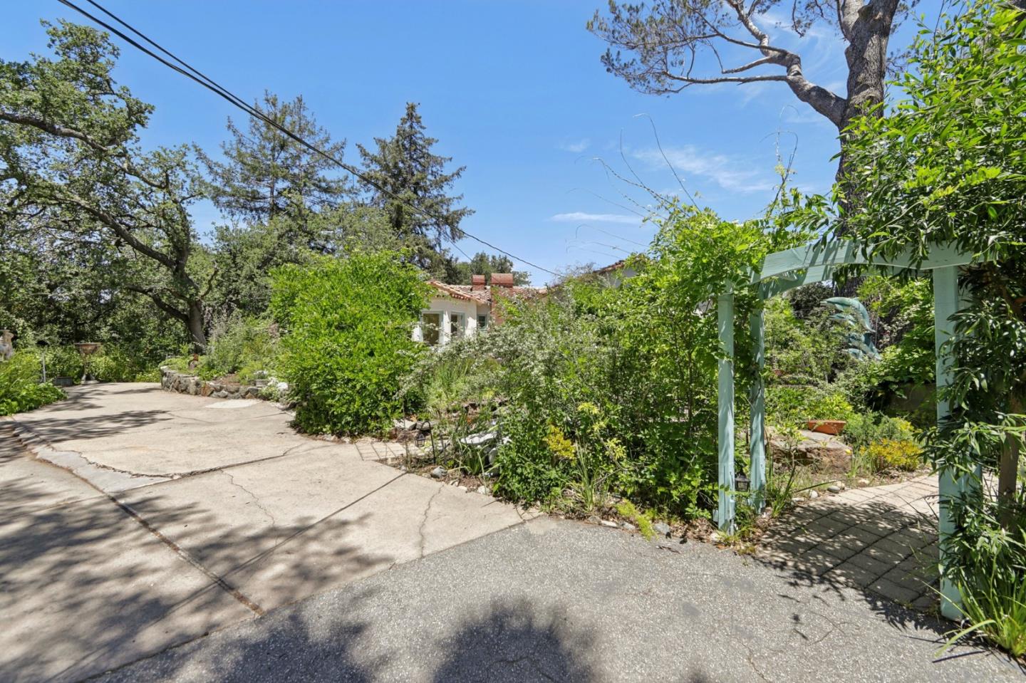 Detail Gallery Image 12 of 74 For 18211 Saratoga Los Gatos Rd, Monte Sereno,  CA 95030 - 4 Beds | 2 Baths