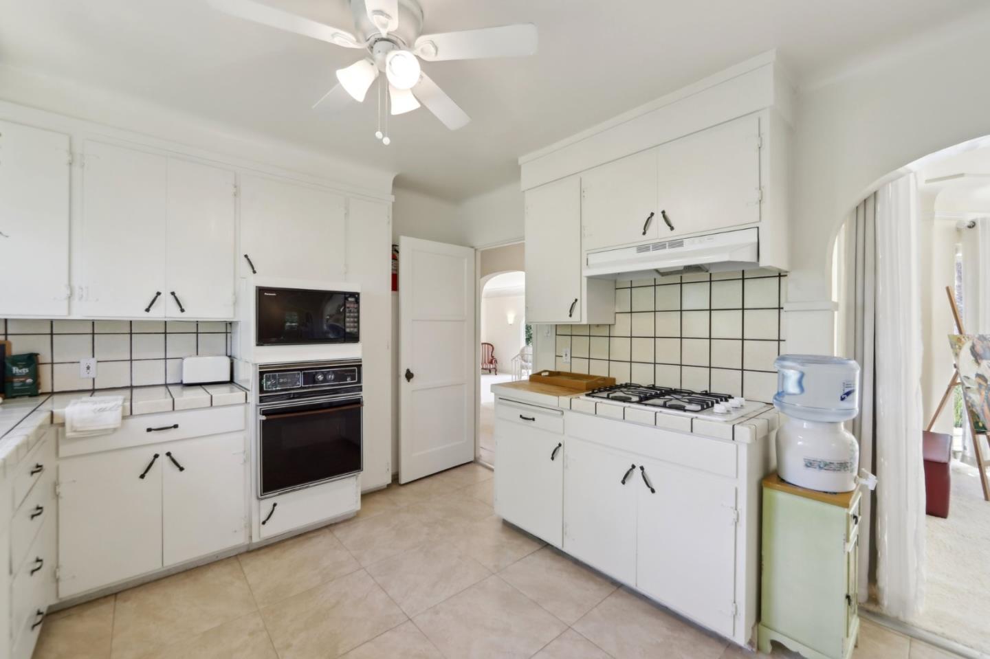 Detail Gallery Image 24 of 74 For 18211 Saratoga Los Gatos Rd, Monte Sereno,  CA 95030 - 4 Beds | 2 Baths