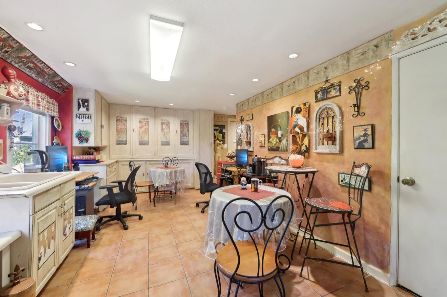 Detail Gallery Image 25 of 74 For 18211 Saratoga Los Gatos Rd, Monte Sereno,  CA 95030 - 4 Beds | 2 Baths