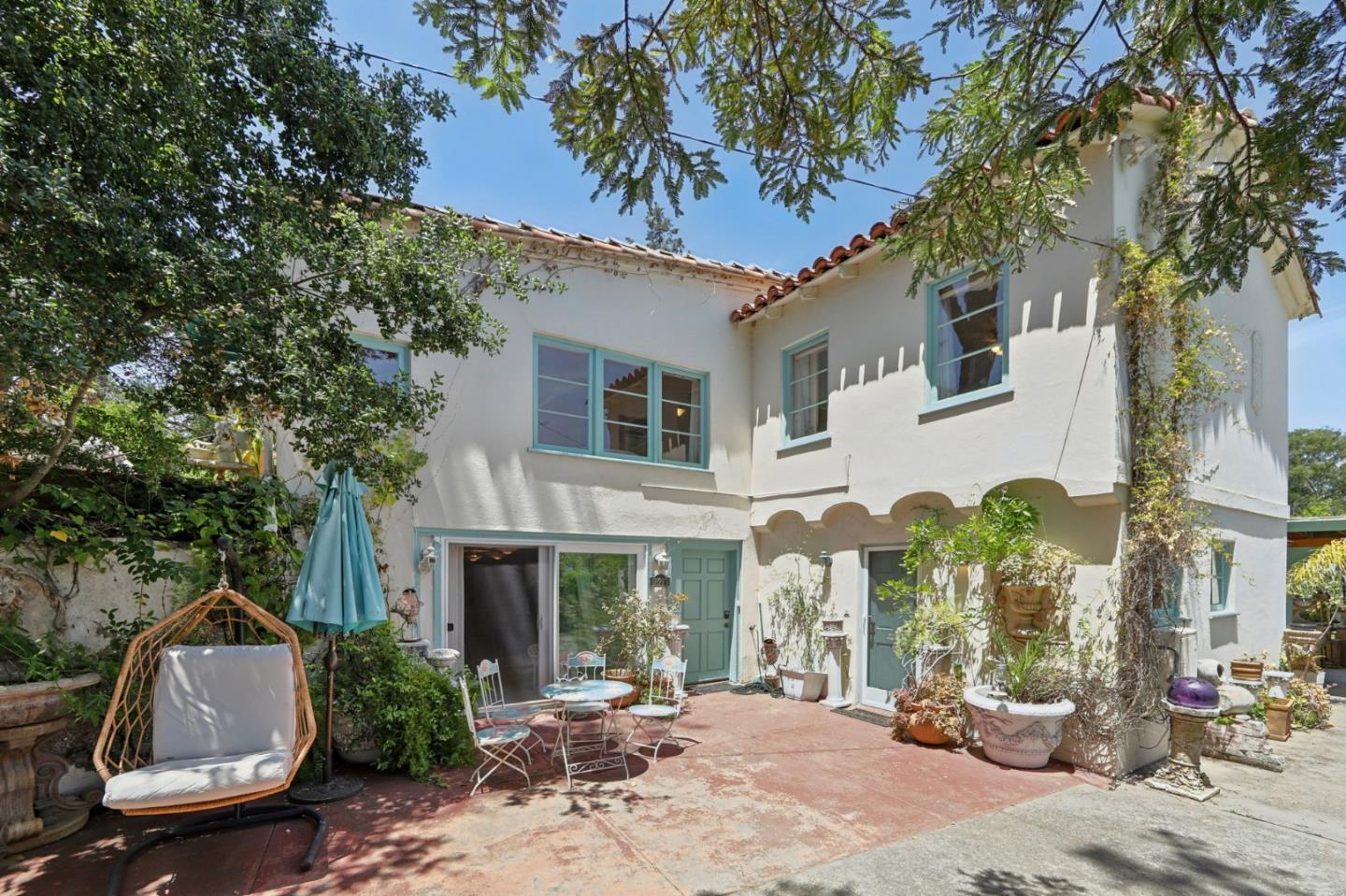 Detail Gallery Image 3 of 74 For 18211 Saratoga Los Gatos Rd, Monte Sereno,  CA 95030 - 4 Beds | 2 Baths