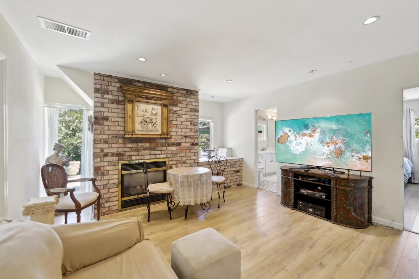 Detail Gallery Image 38 of 74 For 18211 Saratoga Los Gatos Rd, Monte Sereno,  CA 95030 - 4 Beds | 2 Baths