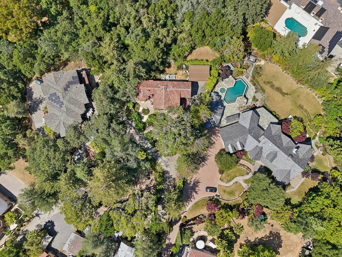Detail Gallery Image 5 of 74 For 18211 Saratoga Los Gatos Rd, Monte Sereno,  CA 95030 - 4 Beds | 2 Baths