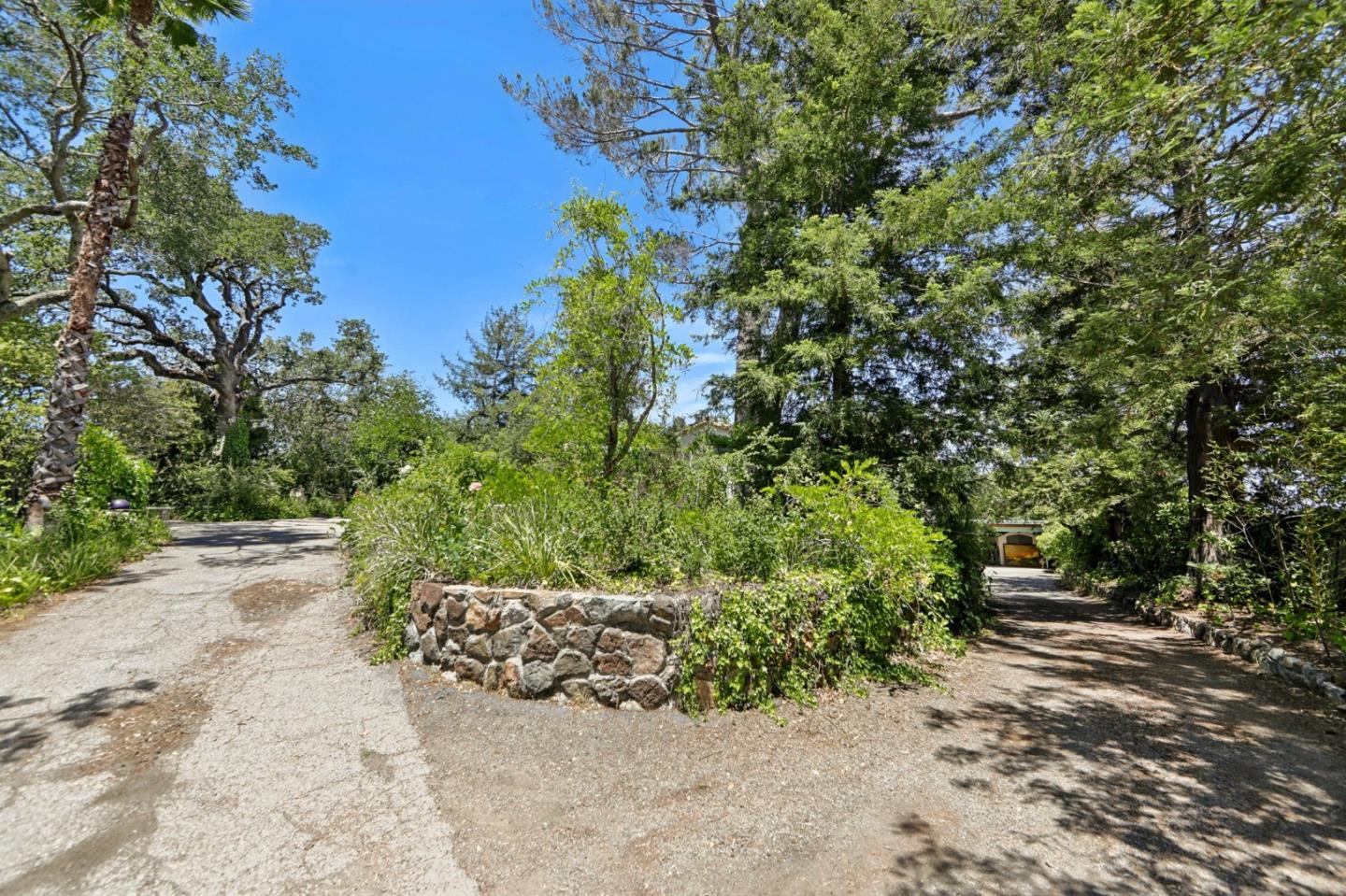 Detail Gallery Image 52 of 74 For 18211 Saratoga Los Gatos Rd, Monte Sereno,  CA 95030 - 4 Beds | 2 Baths