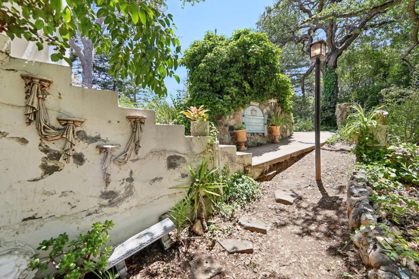Detail Gallery Image 57 of 74 For 18211 Saratoga Los Gatos Rd, Monte Sereno,  CA 95030 - 4 Beds | 2 Baths