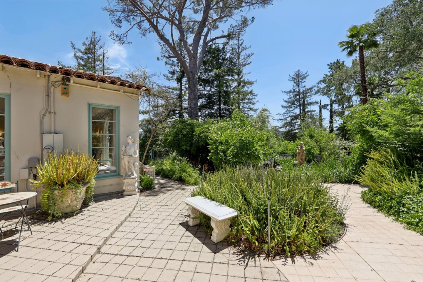Detail Gallery Image 8 of 74 For 18211 Saratoga Los Gatos Rd, Monte Sereno,  CA 95030 - 4 Beds | 2 Baths
