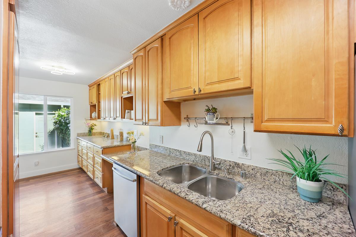 Detail Gallery Image 10 of 60 For 2021 Pollen Ct, San Jose,  CA 95131 - 4 Beds | 1/1 Baths
