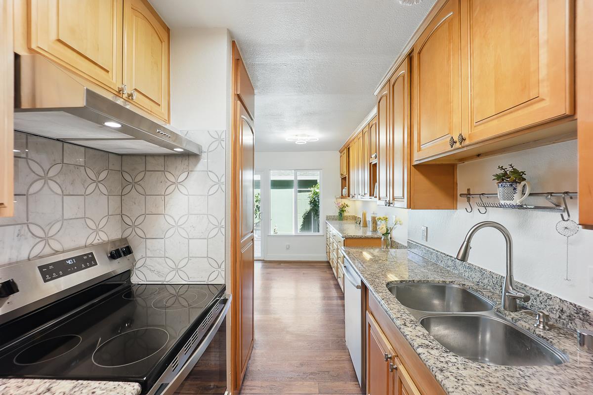 Detail Gallery Image 11 of 60 For 2021 Pollen Ct, San Jose,  CA 95131 - 4 Beds | 1/1 Baths