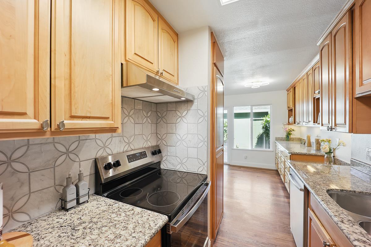 Detail Gallery Image 12 of 60 For 2021 Pollen Ct, San Jose,  CA 95131 - 4 Beds | 1/1 Baths