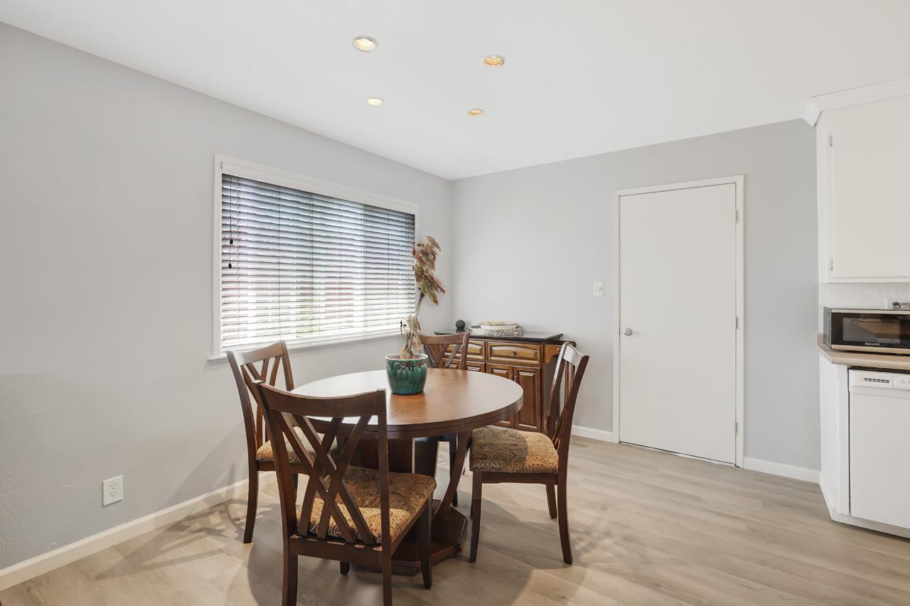Detail Gallery Image 4 of 15 For 6364 Thomas Ave, Newark,  CA 94560 - 3 Beds | 1 Baths