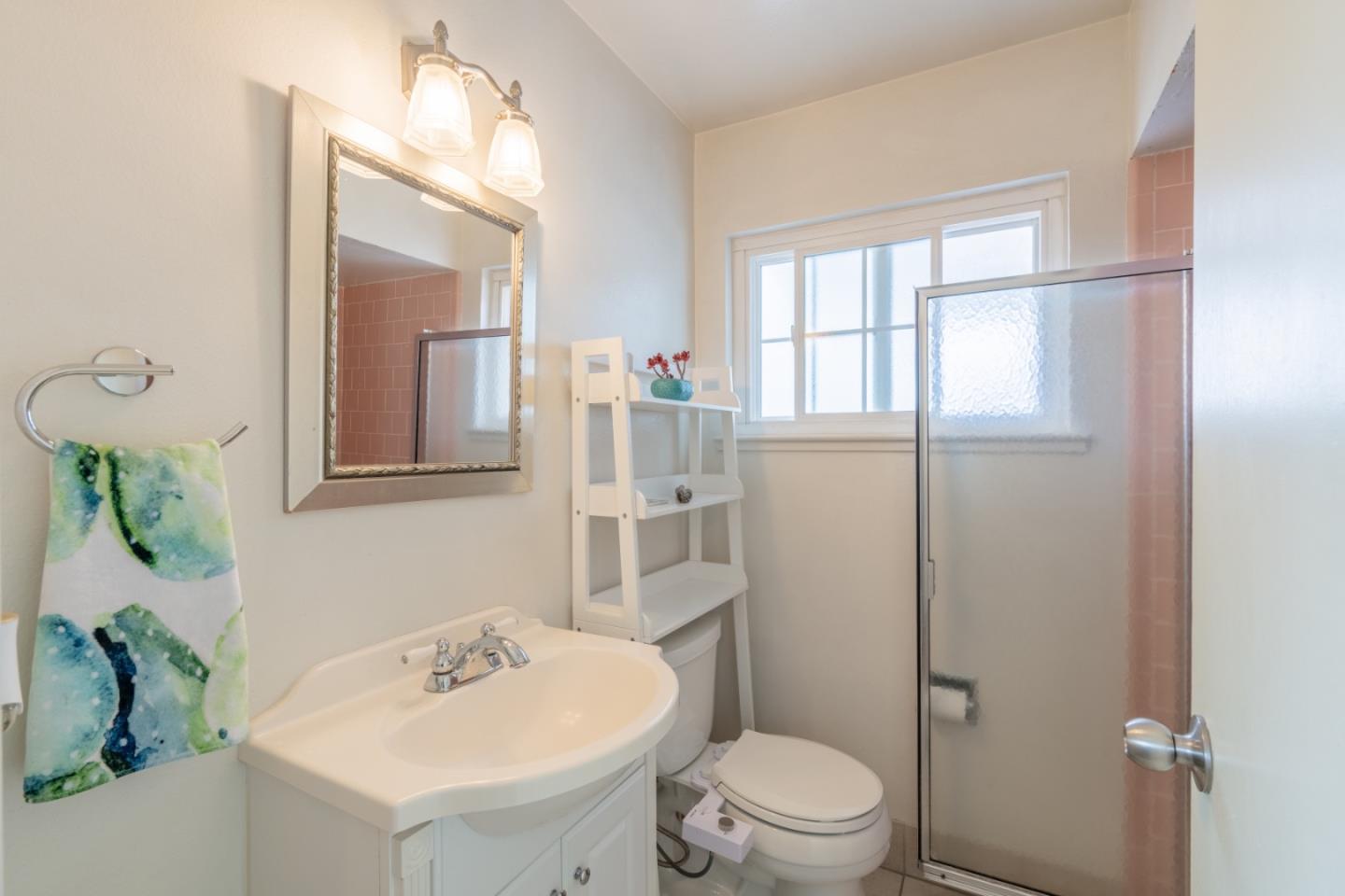 Detail Gallery Image 11 of 22 For 3009 Eddy St, Marina,  CA 93933 - 3 Beds | 2 Baths