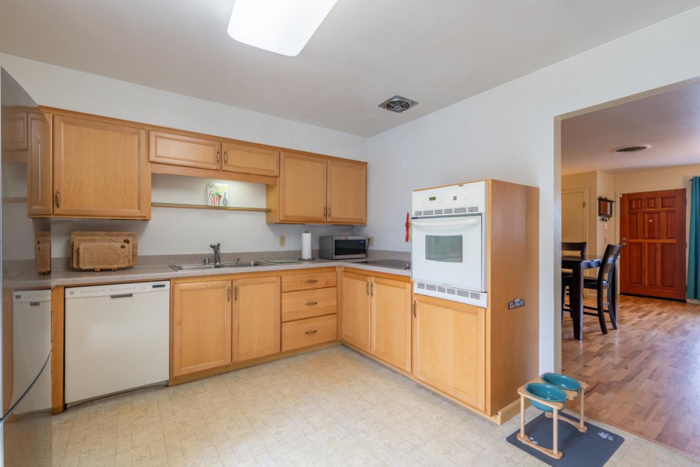 Detail Gallery Image 5 of 22 For 3009 Eddy St, Marina,  CA 93933 - 3 Beds | 2 Baths