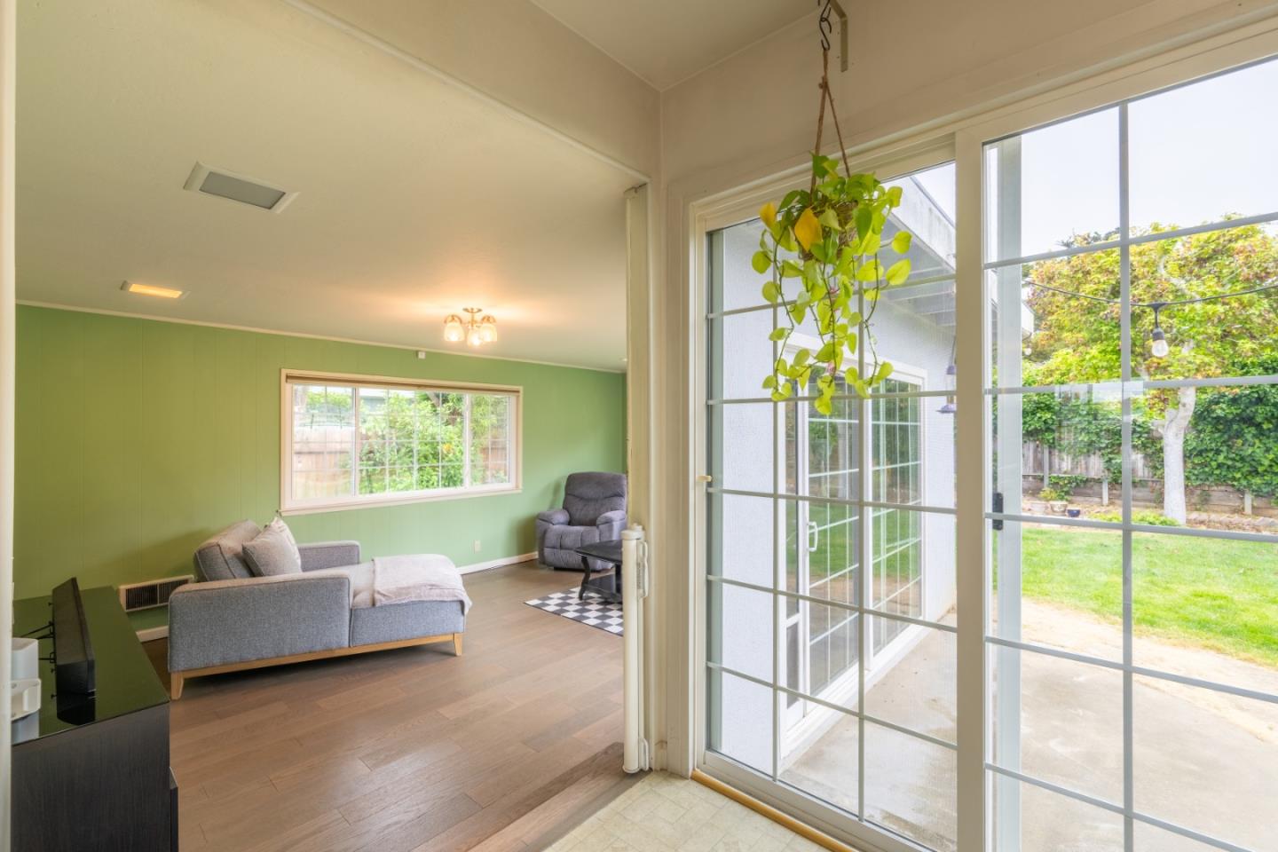Detail Gallery Image 6 of 22 For 3009 Eddy St, Marina,  CA 93933 - 3 Beds | 2 Baths