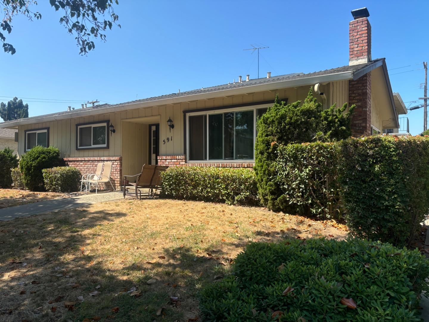 Detail Gallery Image 2 of 32 For 591 Nello Dr #4,  Campbell,  CA 95008 - 3 Beds | 1/1 Baths
