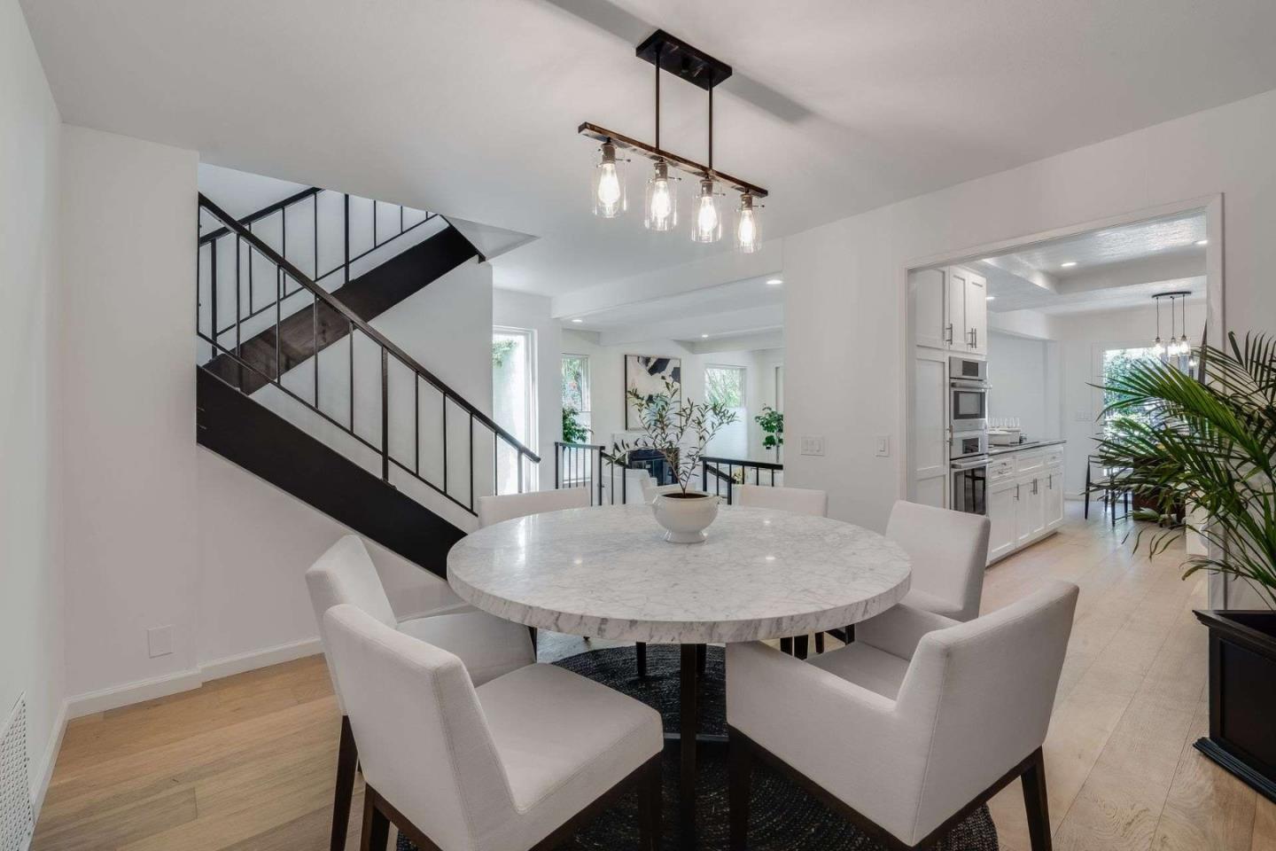 Detail Gallery Image 12 of 36 For 228 Sand Hill Cir, Menlo Park,  CA 94025 - 4 Beds | 2/1 Baths