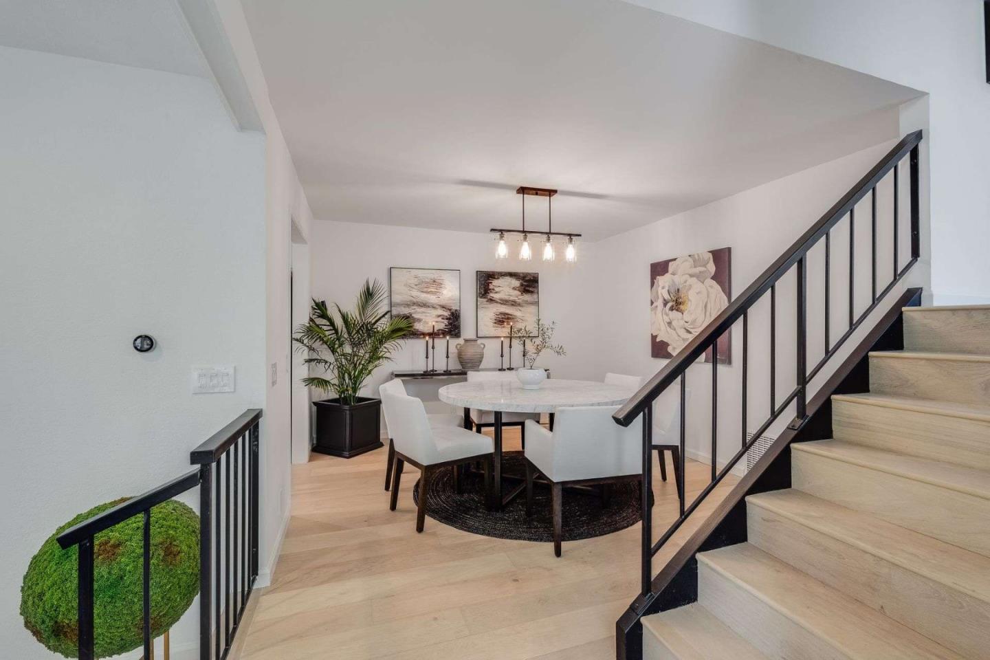 Detail Gallery Image 13 of 36 For 228 Sand Hill Cir, Menlo Park,  CA 94025 - 4 Beds | 2/1 Baths