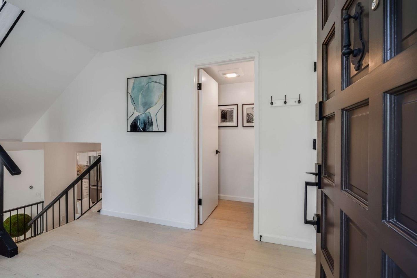 Detail Gallery Image 2 of 36 For 228 Sand Hill Cir, Menlo Park,  CA 94025 - 4 Beds | 2/1 Baths
